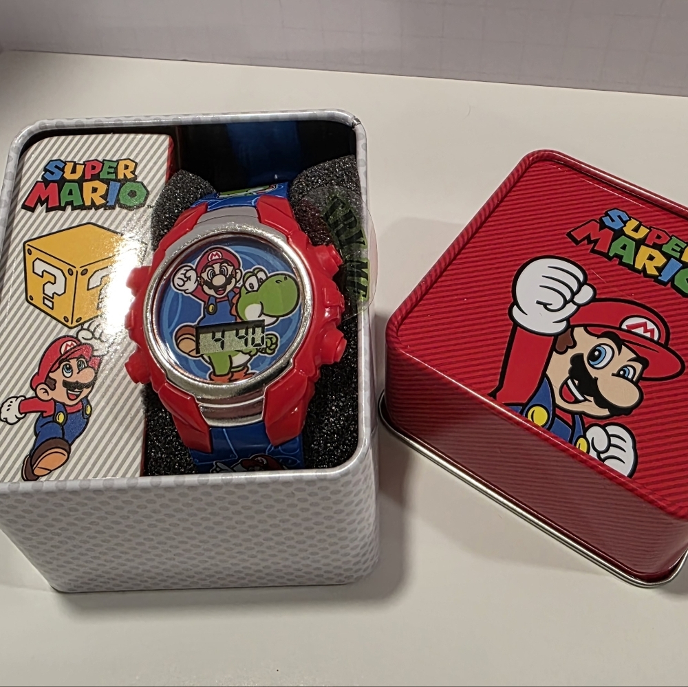 Super Mario Yoshi With LED Light Show Red and Blue Watch NOS Original Packaging
